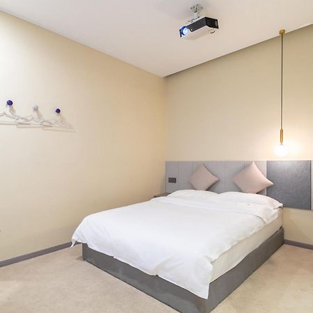 Puzzle Hotel Guangzhou Fenghuang New Village Subway Station Εξωτερικό φωτογραφία
