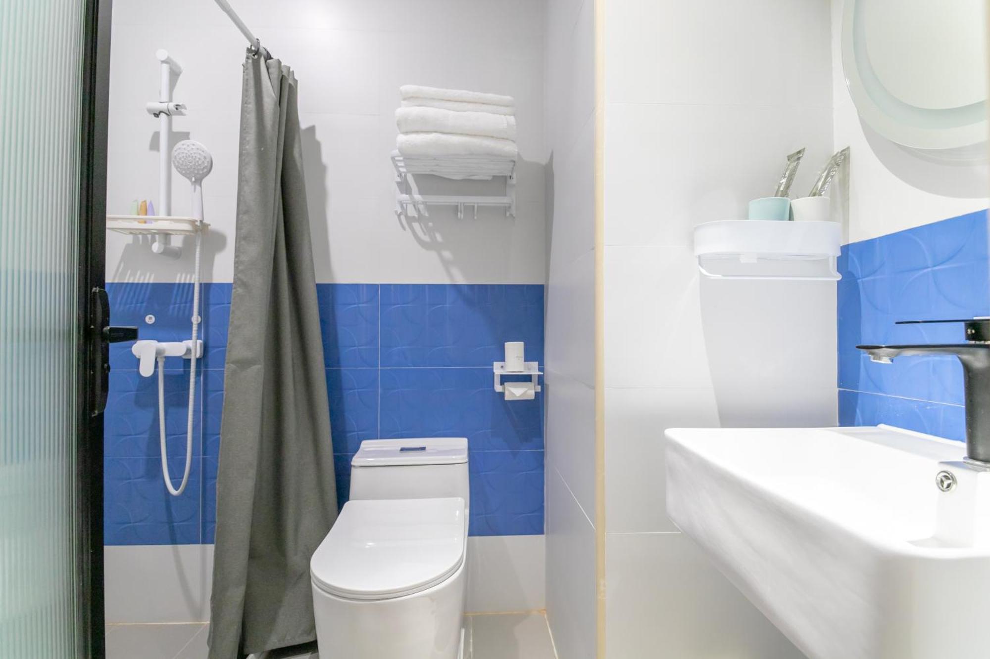 Puzzle Hotel Guangzhou Fenghuang New Village Subway Station Εξωτερικό φωτογραφία