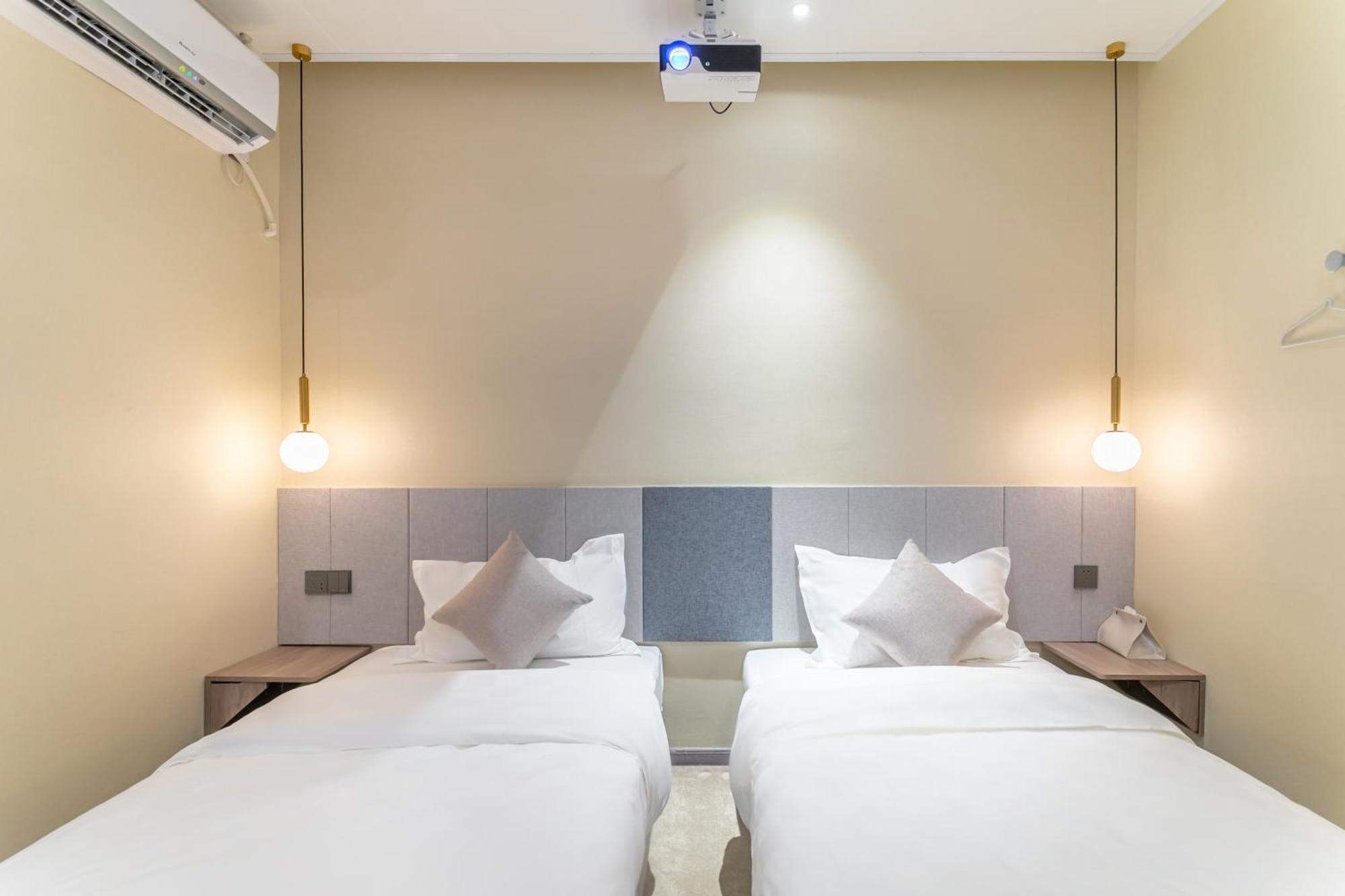 Puzzle Hotel Guangzhou Fenghuang New Village Subway Station Εξωτερικό φωτογραφία