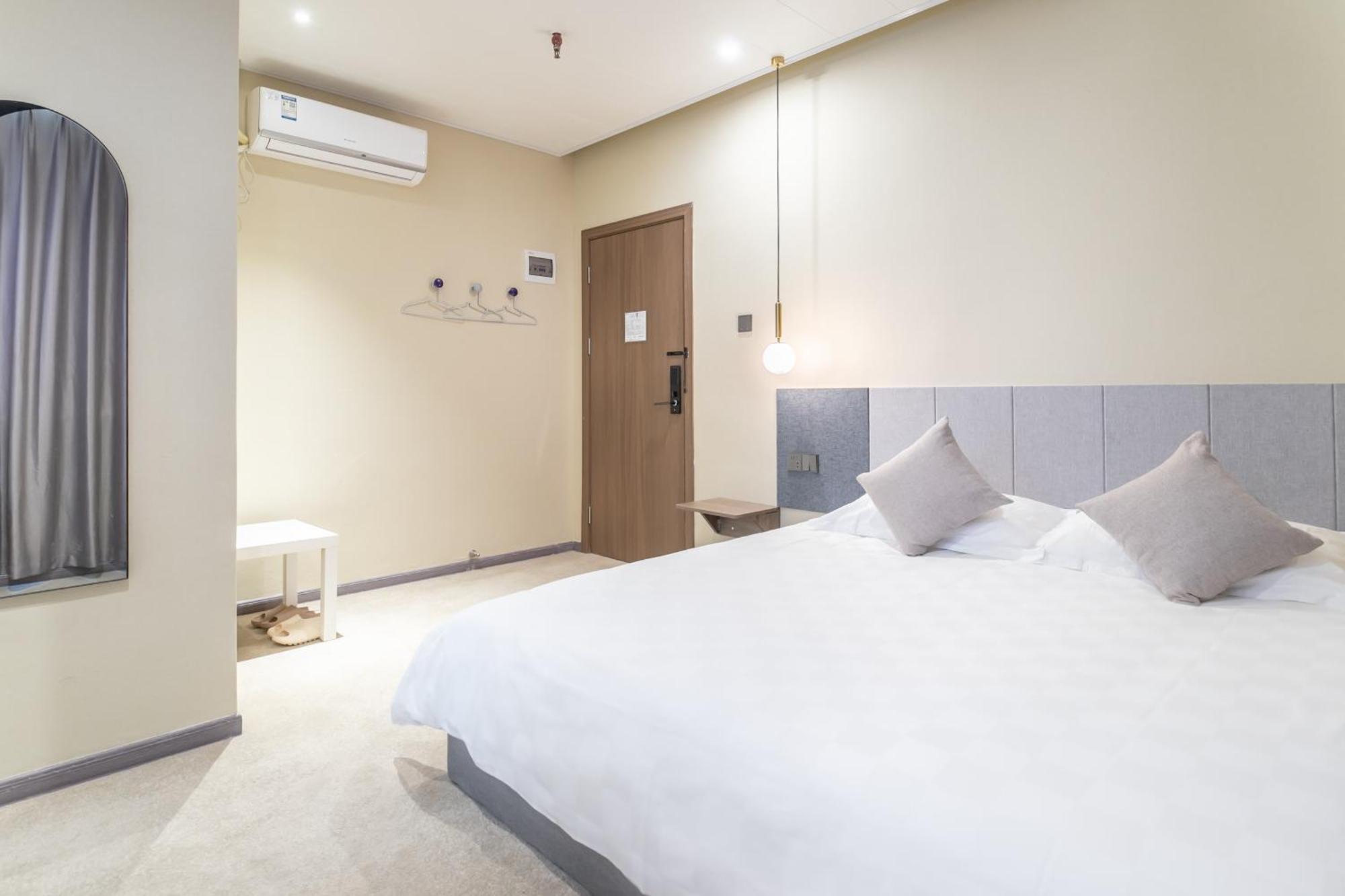Puzzle Hotel Guangzhou Fenghuang New Village Subway Station Εξωτερικό φωτογραφία
